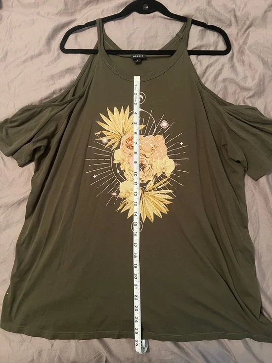 torrid olive cold-shoulder floral graphic tank with blush accents - Picture 5 of 6